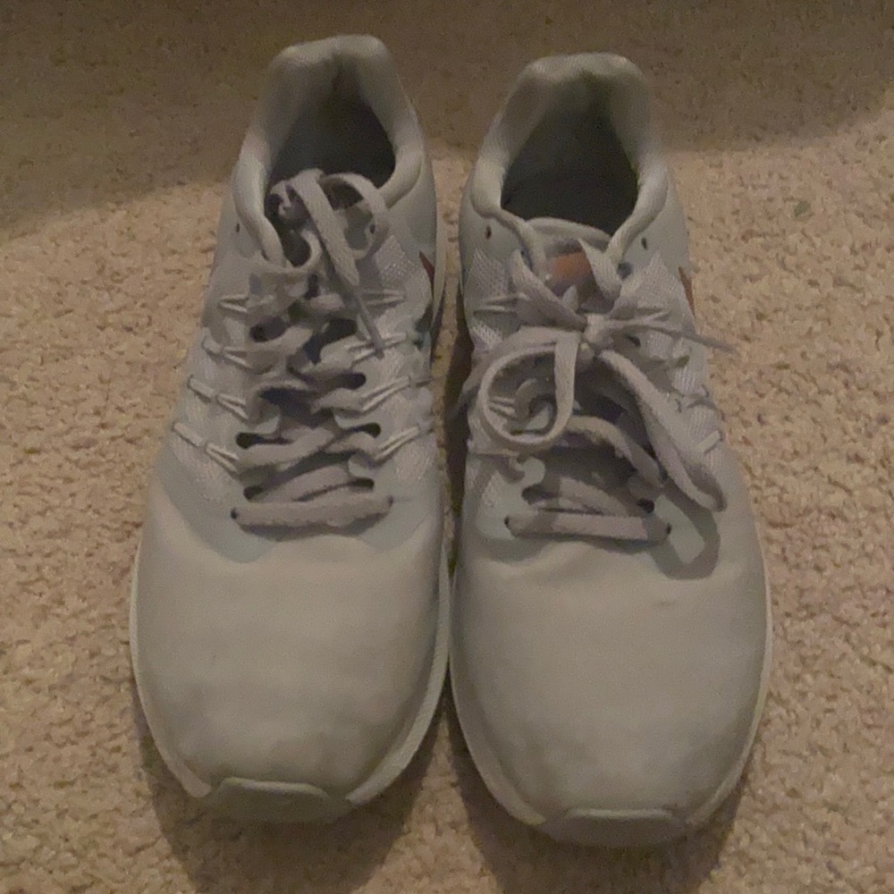 Nike running shoes womens 8